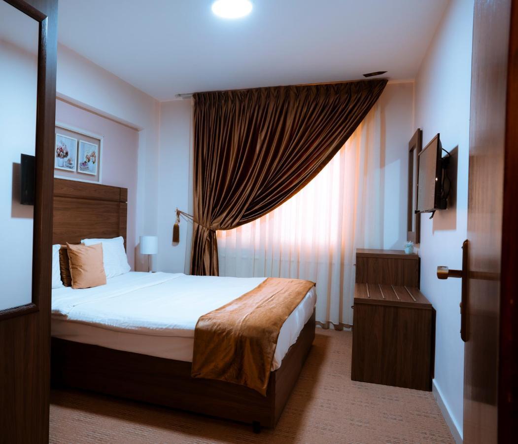 Rawa Hotel Suites Amman Esterno foto